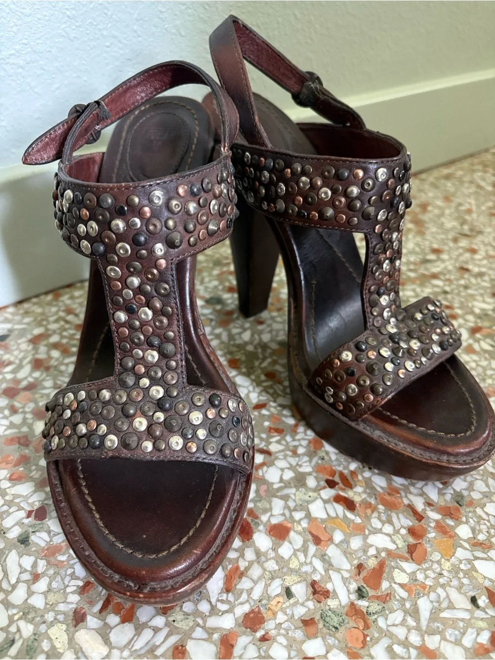 FRYE Women's Brown Genuine Leather & Wood Studded Stacked High Heel Sandals 8.5